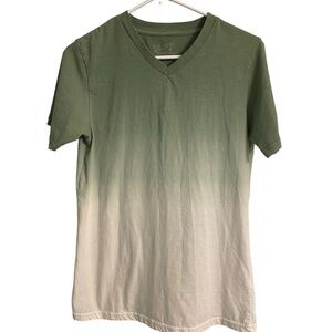 NE Limited Women’s Green V-neck T-shirt, Size Medium